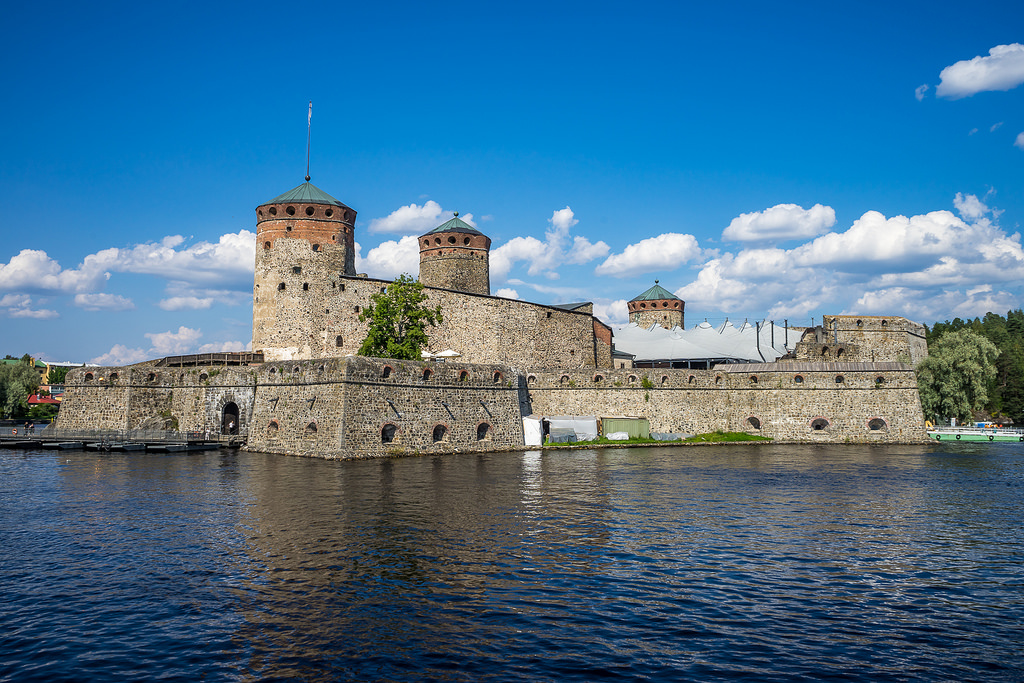 Mohutný hrad Olavinlinna